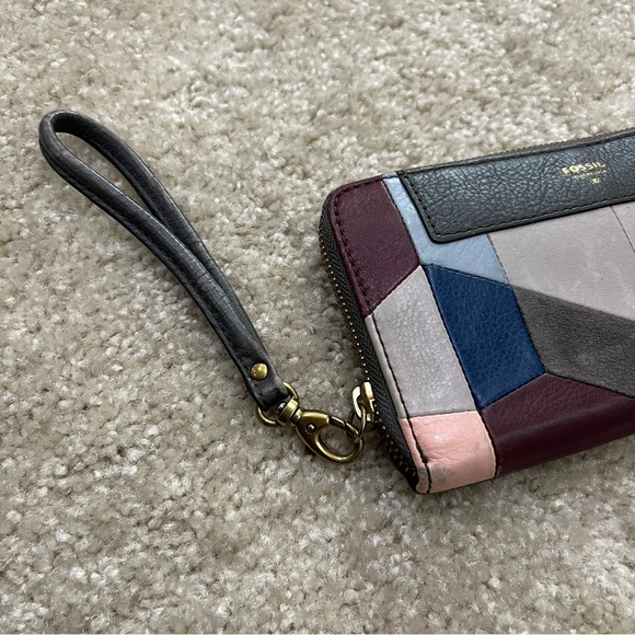 Fossil Leather Wallet Wristlet Geometric Multicolor Folding, Preowned condition - Picture 5 of 16